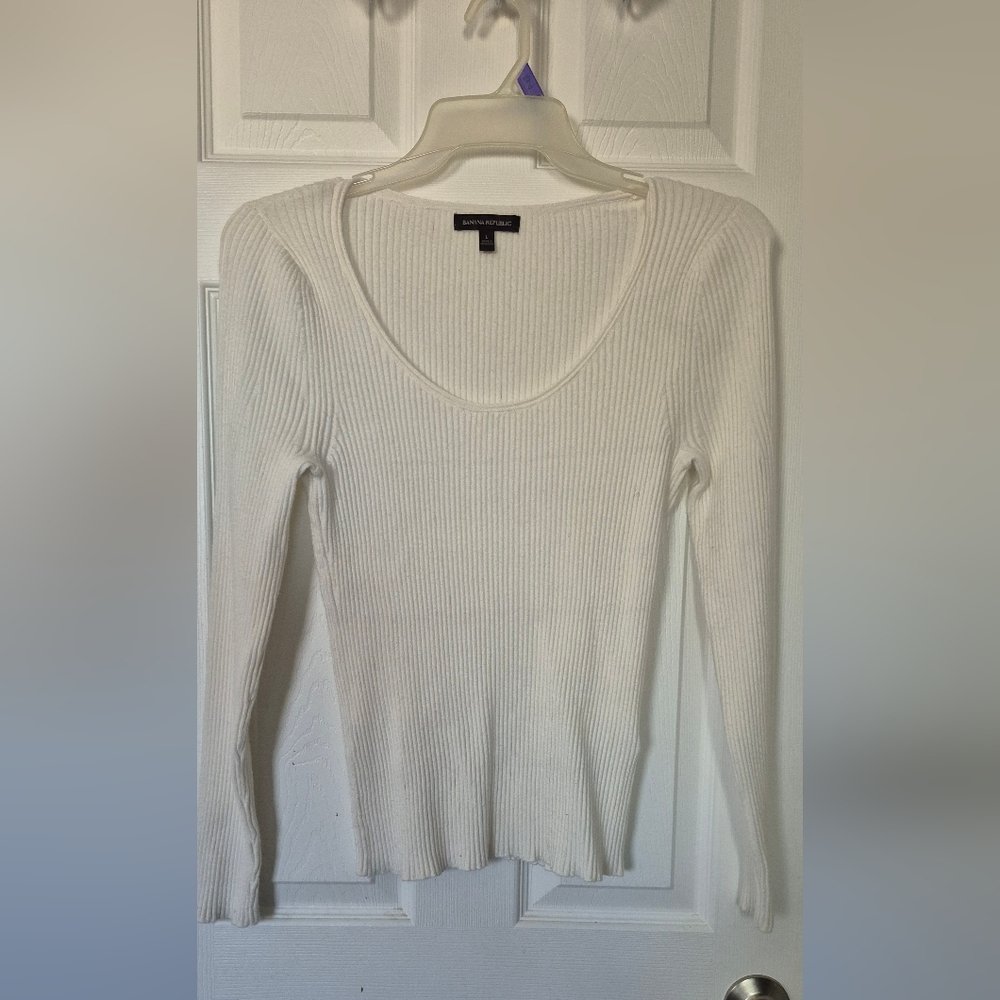 BANANA REPUBLIC White Ribbed Long Sleeve Sweater